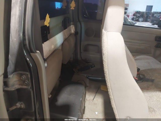 45782192 :رقم المزاد ، 1GTDS196858116144 vin ، 2005 Gmc Canyon Sl مزاد بيع