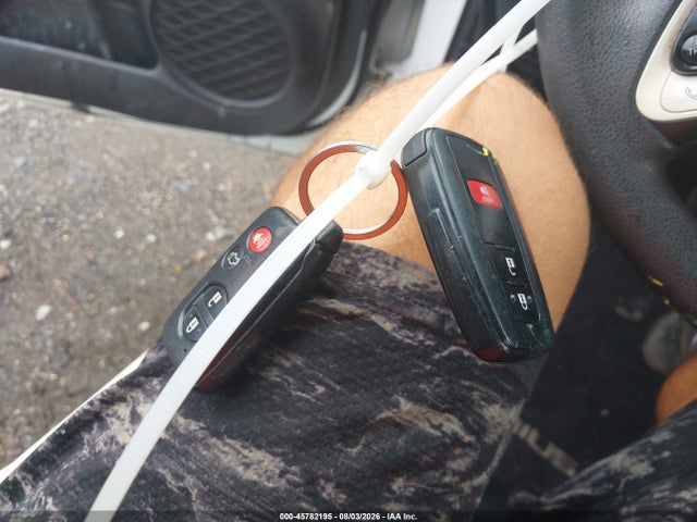 Toyota Prius Two 2016 JTDKBRFU0G3007587 Image 11