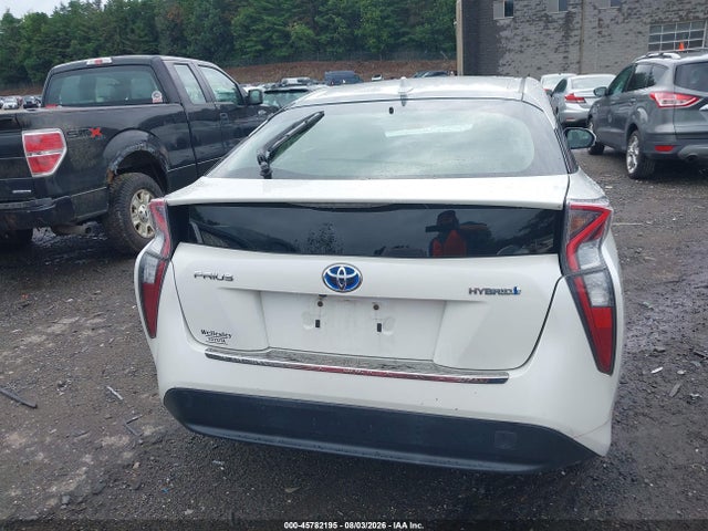 Toyota Prius Two 2016 JTDKBRFU0G3007587 Image 16