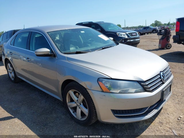 2012 Volkswagen Passat 2.5l Se მანქანა იყიდება აუქციონზე, vin: 1VWBP7A39CC076581, აუქციონის ნომერი: 45782279