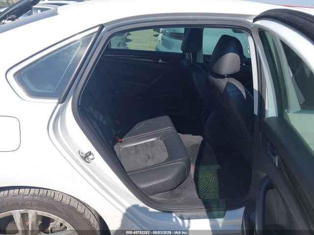 Продажа на аукционе авто 2014 Volkswagen Passat 2.0l Tdi Sel Premium, vin: 1VWCN7A35EC070807, номер лота: 45782282