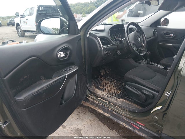 45782759 :رقم المزاد ، 1C4PJMCX7KD155264 vin ، 2019 Jeep Cherokee Latitude 4x4 مزاد بيع