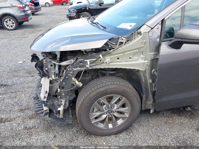 Продажа на аукционе авто 2024 Toyota Sienna Xle, vin: 5TDYRKEC0RS186799, номер лота: 45782820