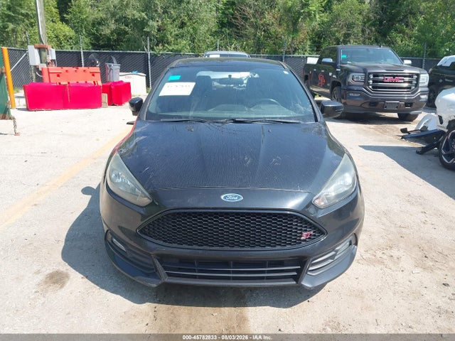 45782833 :رقم المزاد ، 1FADP3L98FL240838 vin ، 2015 Ford Focus St مزاد بيع