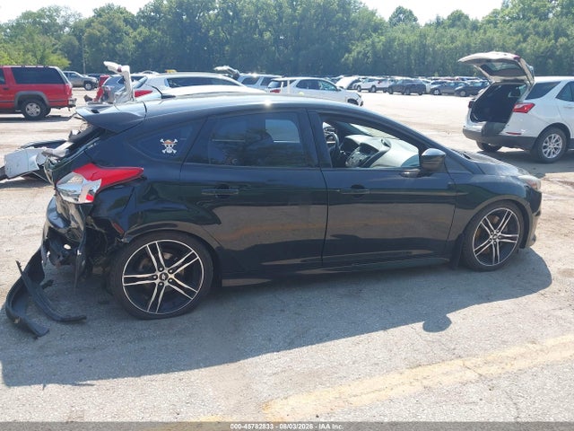 45782833 :رقم المزاد ، 1FADP3L98FL240838 vin ، 2015 Ford Focus St مزاد بيع