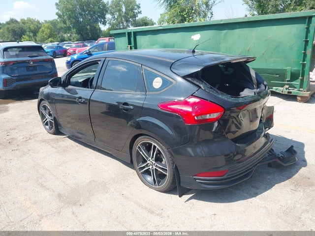 45782833 :رقم المزاد ، 1FADP3L98FL240838 vin ، 2015 Ford Focus St مزاد بيع
