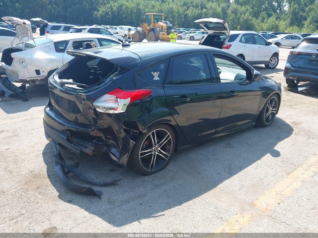 45782833 :رقم المزاد ، 1FADP3L98FL240838 vin ، 2015 Ford Focus St مزاد بيع