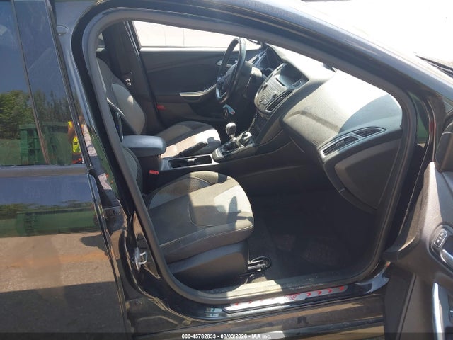 45782833 :رقم المزاد ، 1FADP3L98FL240838 vin ، 2015 Ford Focus St مزاد بيع