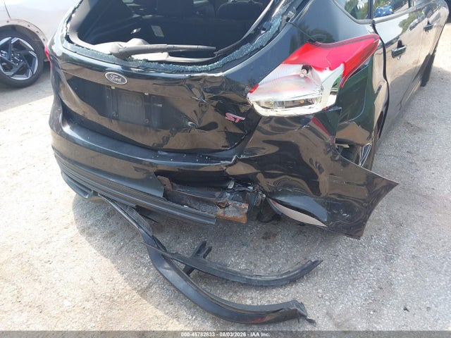 45782833 :رقم المزاد ، 1FADP3L98FL240838 vin ، 2015 Ford Focus St مزاد بيع