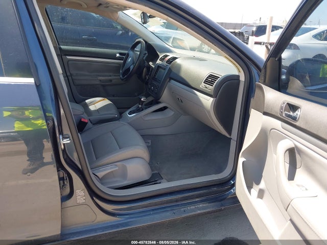 2005 Volkswagen Jetta 2.5 მანქანა იყიდება აუქციონზე, vin: 3VWSG71K65M645668, აუქციონის ნომერი: 45782846