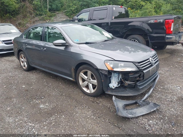 2012 Volkswagen Passat 2.5l Se მანქანა იყიდება აუქციონზე, vin: 1VWBP7A37CC028612, აუქციონის ნომერი: 45782957