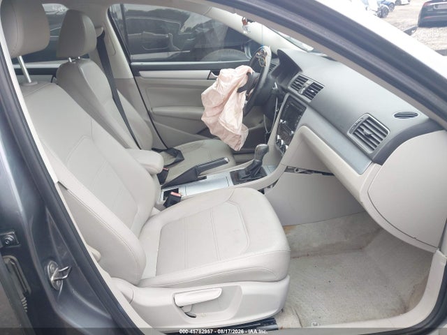 2012 Volkswagen Passat 2.5l Se მანქანა იყიდება აუქციონზე, vin: 1VWBP7A37CC028612, აუქციონის ნომერი: 45782957