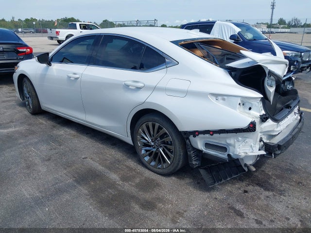 45783054 :رقم المزاد ، 58AFA1C11SU067272 vin ، 2025 Lexus Es 300h Ultra Luxury مزاد بيع