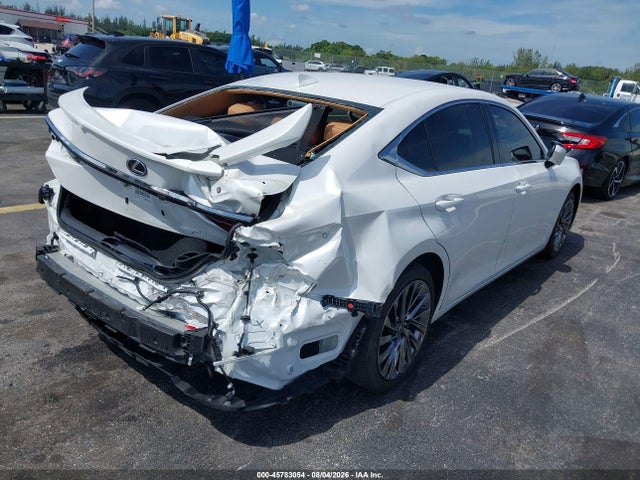 45783054 :رقم المزاد ، 58AFA1C11SU067272 vin ، 2025 Lexus Es 300h Ultra Luxury مزاد بيع