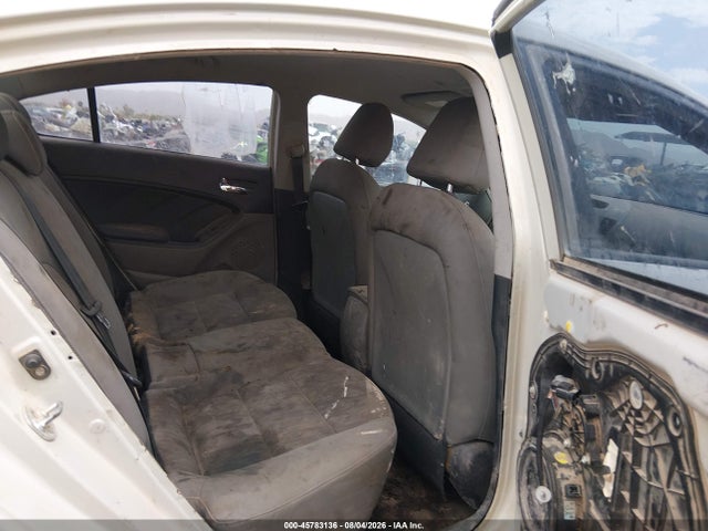 45783136 :رقم المزاد ، KNAFK4A61F5339115 vin ، 2015 Kia Forte Lx مزاد بيع