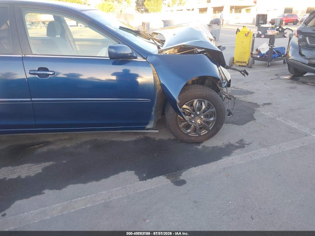 2005 Toyota Camry Le მანქანა იყიდება აუქციონზე, vin: 4T1BE32K15U097649, აუქციონის ნომერი: 45783158