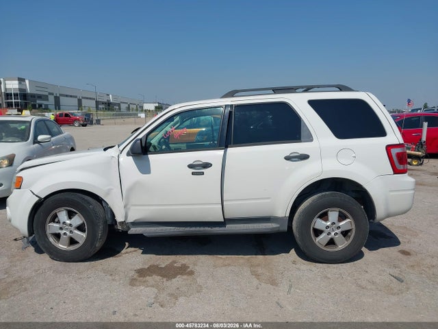 2009 Ford Escape Xlt მანქანა იყიდება აუქციონზე, vin: 1FMCU03G59KA37827, აუქციონის ნომერი: 45783234