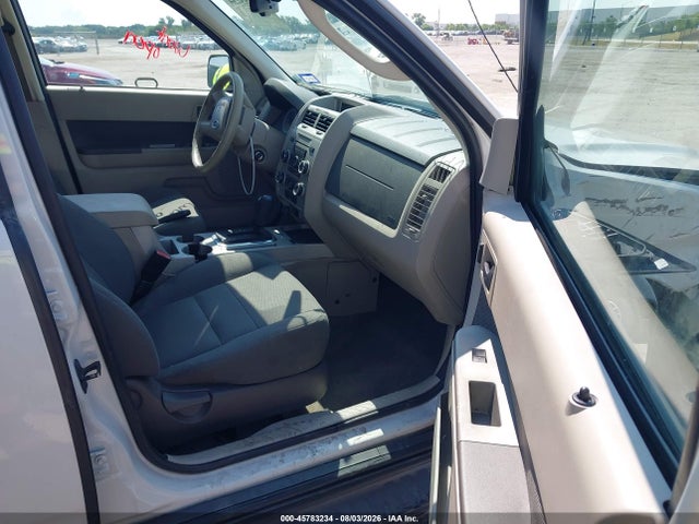 2009 Ford Escape Xlt მანქანა იყიდება აუქციონზე, vin: 1FMCU03G59KA37827, აუქციონის ნომერი: 45783234