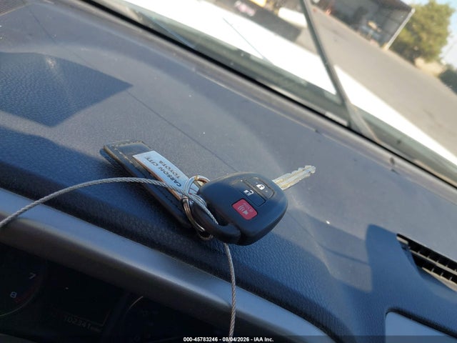 Toyota RAV4 LE 2018 2T3BFREV4JW790609 Image 11