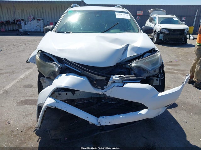 Toyota RAV4 LE 2018 2T3BFREV4JW790609 Image 12