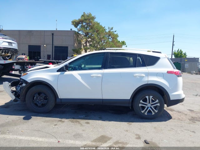 Toyota RAV4 LE 2018 2T3BFREV4JW790609 Image 14