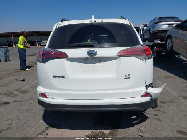 Toyota RAV4 LE 2018 2T3BFREV4JW790609 Image 16