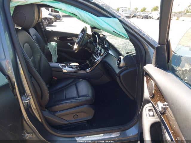 WDC0G4JB1JV023773 Mercedes-Benz GLC 300