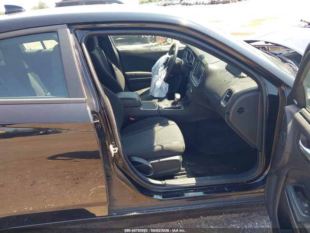 Продажа на аукционе авто 2015 Dodge Charger Sxt, vin: 2C3CDXJGXFH919857, номер лота: 45783592