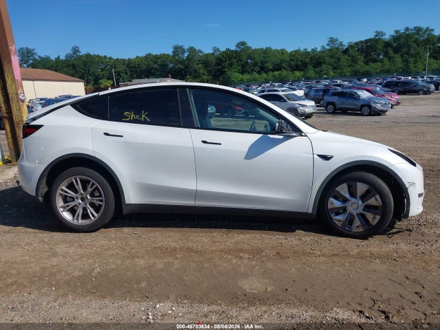 Продаж на аукціоні авто 2024 Tesla Model Y Long Range Dual Motor All-wheel Drive, vin: 7SAYGDEE9RA225834, номер лоту: 45783634