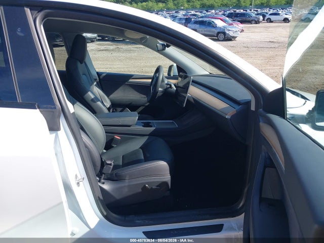 Продаж на аукціоні авто 2024 Tesla Model Y Long Range Dual Motor All-wheel Drive, vin: 7SAYGDEE9RA225834, номер лоту: 45783634