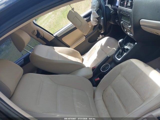 2014 Volkswagen Jetta 1.8t Se მანქანა იყიდება აუქციონზე, vin: 3VWD17AJ7EM277373, აუქციონის ნომერი: 45783657