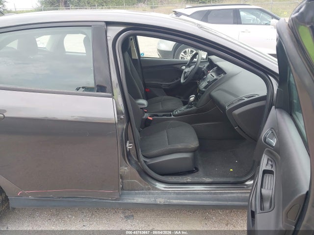 1FADP3F27FL231076 Ford FOCUS SE