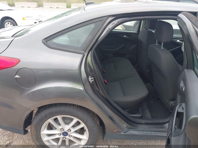 1FADP3F27FL231076 Ford FOCUS SE