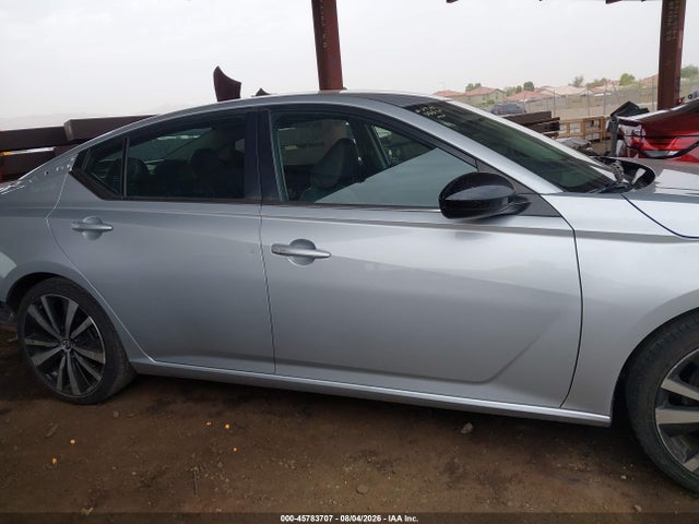 1N4BL4CV6NN333110 Nissan Altima Sr Fwd