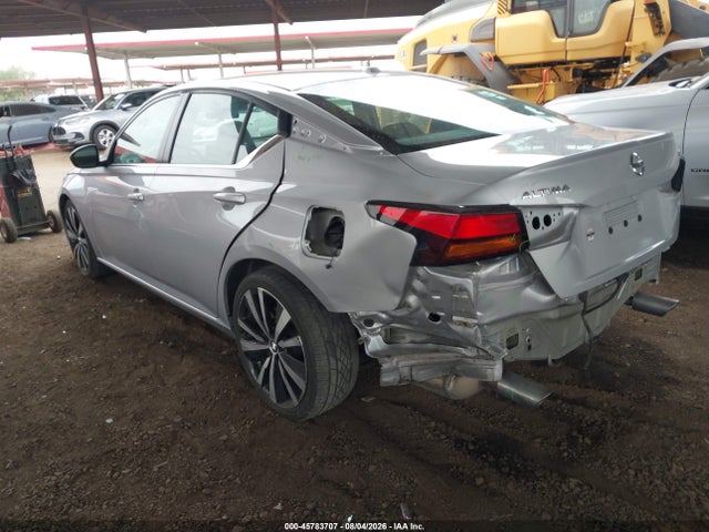 1N4BL4CV6NN333110 Nissan Altima Sr Fwd