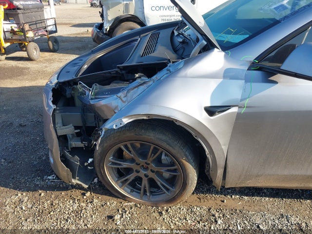 Продаж на аукціоні авто 2025 Tesla Model Y Long Range Dual Motor All-wheel Drive, vin: 7SAYGDEE6SA343720, номер лоту: 45783783