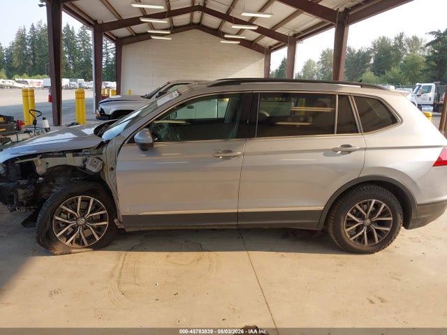 3VV2B7AX8LM104696 Volkswagen Tiguan 2.0t Se/2.0t Se R-line Black/2.0t Sel