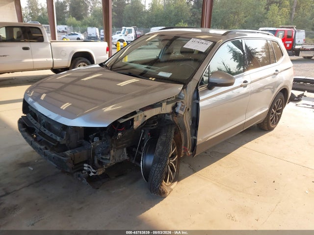 3VV2B7AX8LM104696 Volkswagen Tiguan 2.0t Se/2.0t Se R-line Black/2.0t Sel