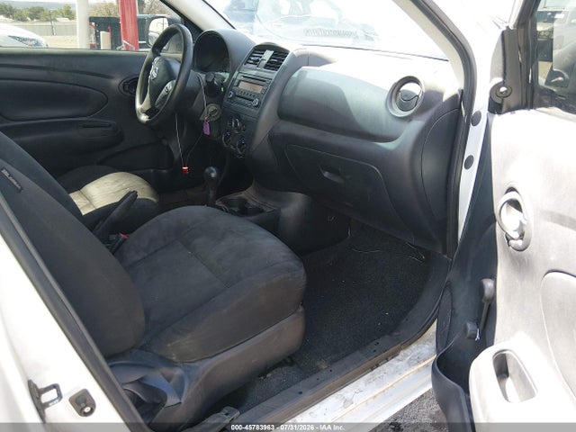 3N1CN7AP6FL948453 Nissan Versa 1.6 S+
