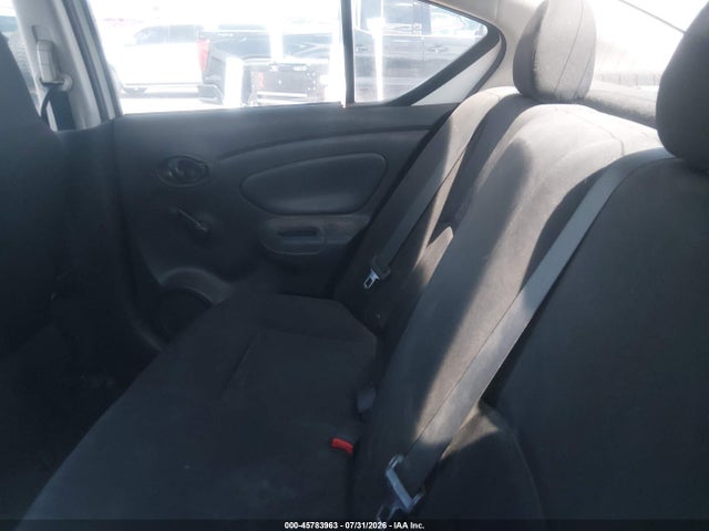 3N1CN7AP6FL948453 Nissan Versa 1.6 S+