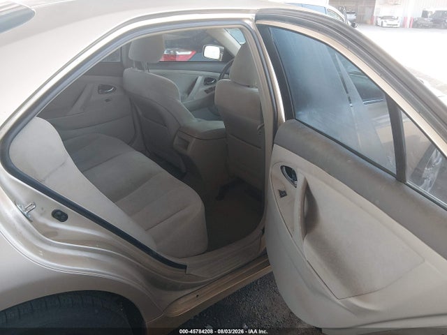 45784208 :رقم المزاد ، 4T1BF3EK0BU615416 vin ، 2011 Toyota Camry Le مزاد بيع
