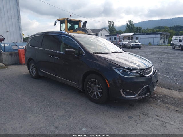 45784242 :رقم المزاد ، 2C4RC1BG1LR110631 vin ، 2020 Chrysler Pacifica Touring L مزاد بيع