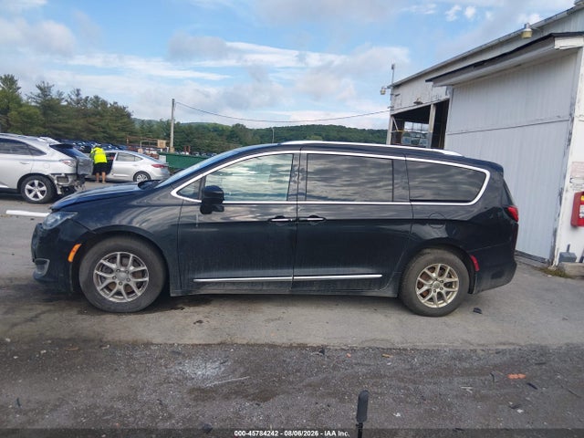 45784242 :رقم المزاد ، 2C4RC1BG1LR110631 vin ، 2020 Chrysler Pacifica Touring L مزاد بيع