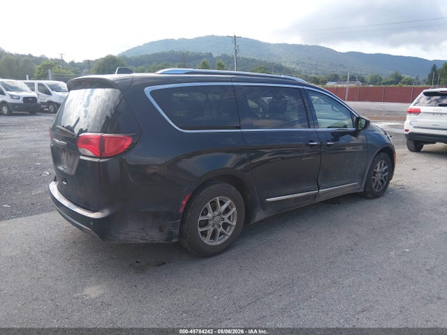 45784242 :رقم المزاد ، 2C4RC1BG1LR110631 vin ، 2020 Chrysler Pacifica Touring L مزاد بيع