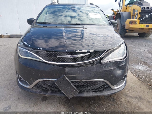 45784242 :رقم المزاد ، 2C4RC1BG1LR110631 vin ، 2020 Chrysler Pacifica Touring L مزاد بيع