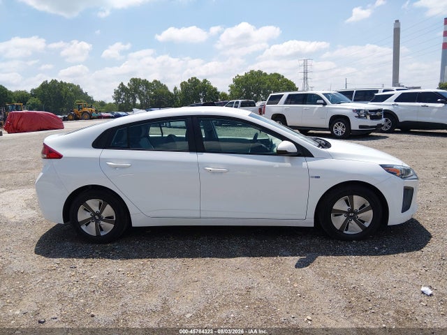 Продажа на аукционе авто 2020 Hyundai Ioniq Hybrid Blue, vin: KMHC65LC3LU231367, номер лота: 45784323