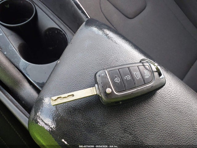 KMHLL4AG5PU543494 Hyundai ELANTRA SE