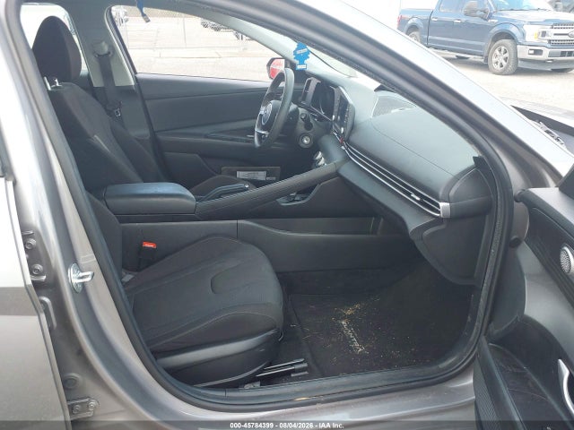 KMHLL4AG5PU543494 Hyundai ELANTRA SE