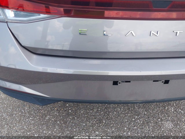 KMHLL4AG5PU543494 Hyundai ELANTRA SE