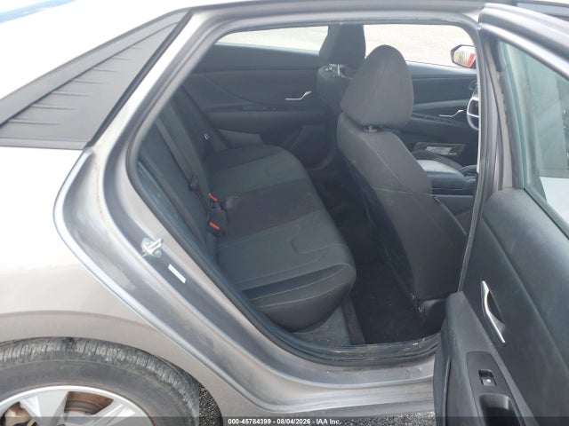KMHLL4AG5PU543494 Hyundai ELANTRA SE